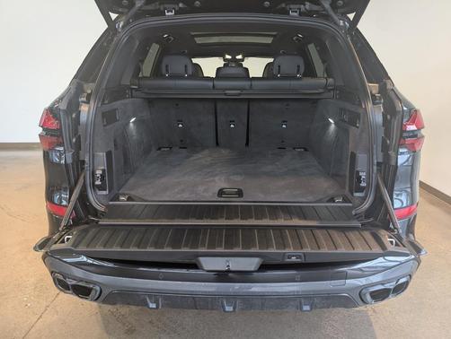 Black Sapphire Metallic 2025 BMW X5 M60i