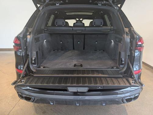 Black Sapphire Metallic 2025 BMW X5 M60i