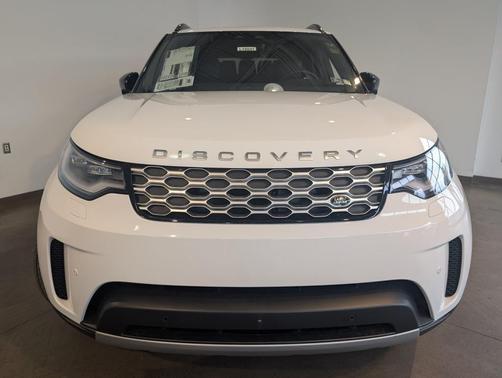 Fuji White 2026 Land Rover Discovery S