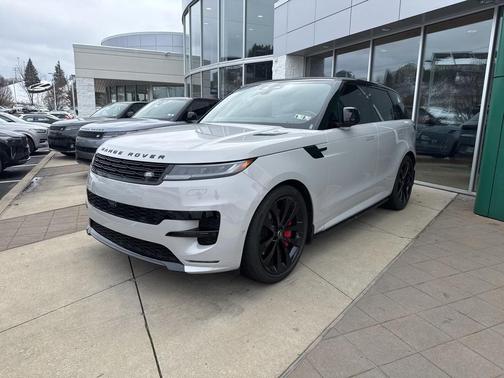 2025 Land Rover Range Rover Sport SE