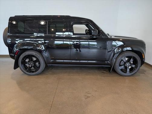 2025 Land Rover Defender 110 P400 X-Dynamic SE