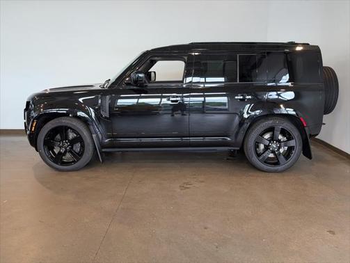 2025 Land Rover Defender 110 P400 X-Dynamic SE