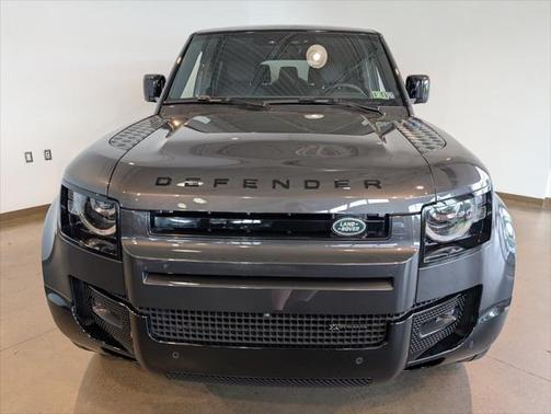 2023 Land Rover Defender 130 X-Dynamic SE