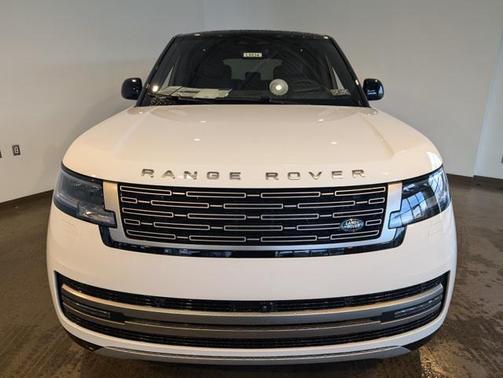 2025 Land Rover Range Rover P550e SE