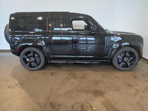 2025 Land Rover Defender 110 P400 X-Dynamic SE