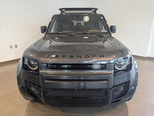 2024 Land Rover Defender 130 P400 X-Dynamic SE