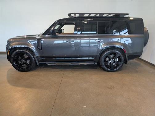2024 Land Rover Defender 130 P400 X-Dynamic SE