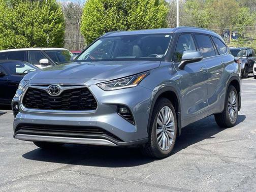 Moon Dust 2021 Toyota Highlander Platinum