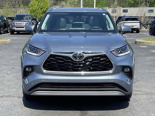 Moon Dust 2021 Toyota Highlander Platinum