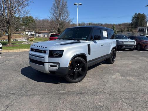 Hakuba Silver Metallic 2024 Land Rover Defender 110 P500 SE