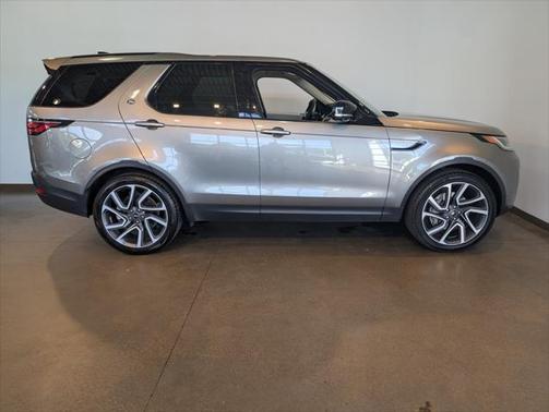 2024 Land Rover Discovery P300 S
