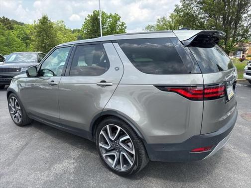 2024 Land Rover Discovery P300 S