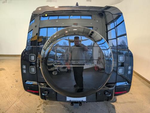 2026 Land Rover Defender X-Dynamic SE