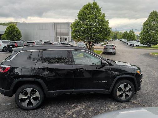 Diamond Black Crystal Pearlcoat 2017 Jeep New Compass Latitude