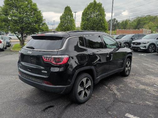 Diamond Black Crystal Pearlcoat 2017 Jeep New Compass Latitude
