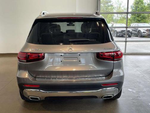 Mountain Grey Metallic 2021 Mercedes-Benz GLB 250 4MATIC