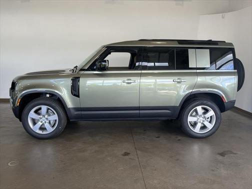 2025 Land Rover Defender 110 P300