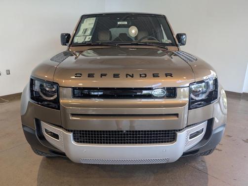 2025 Land Rover Defender 110 P300