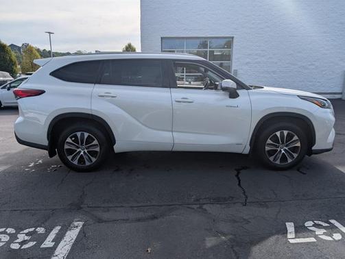 2020 Toyota Highlander Hybrid XLE