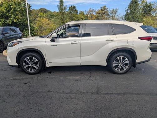 2020 Toyota Highlander Hybrid XLE