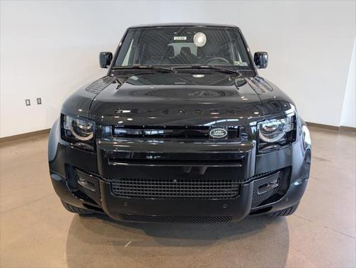 2025 Land Rover Defender 130 P400 X-Dynamic SE