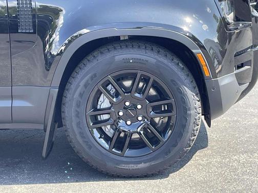 Santorini Black Metallic 2026 Land Rover Defender P300 S