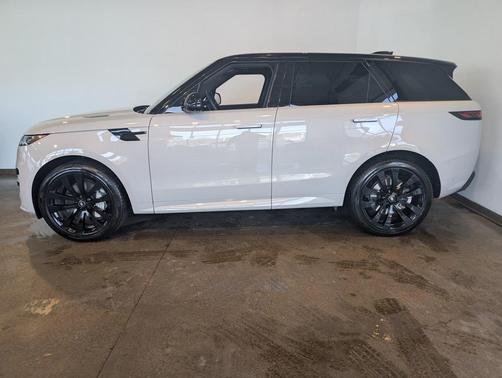 2025 Land Rover Range Rover Sport SE