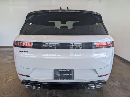 2025 Land Rover Range Rover Sport SE