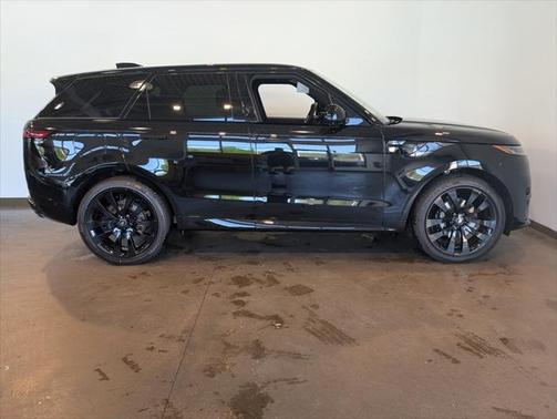 2025 Land Rover Range Rover P530 SE 7 Seat