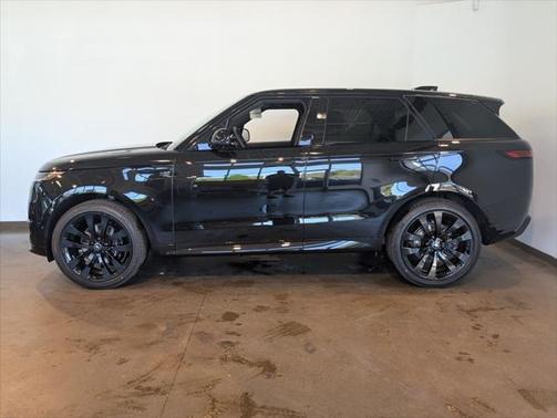2025 Land Rover Range Rover P530 SE 7 Seat