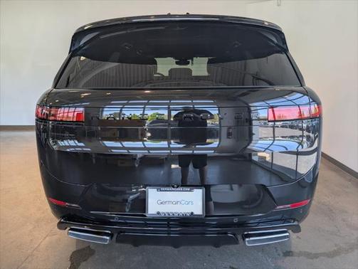 2025 Land Rover Range Rover P530 SE 7 Seat
