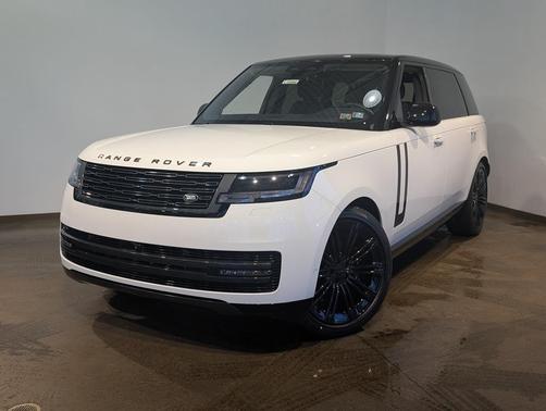 Fuji White 2026 Land Rover Range Rover P400 SE 7 Seat