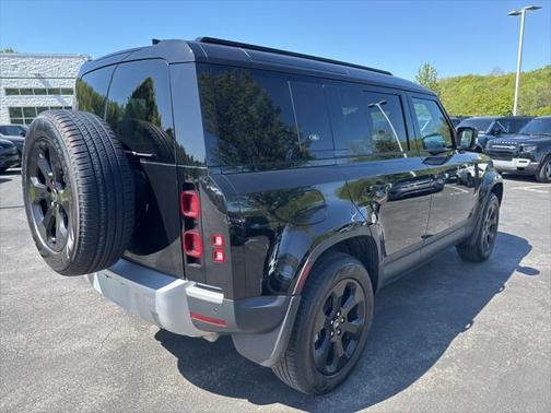 2024 Land Rover Defender 110 P300
