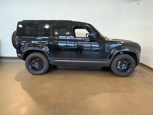 2025 Land Rover Defender 110 P400 S