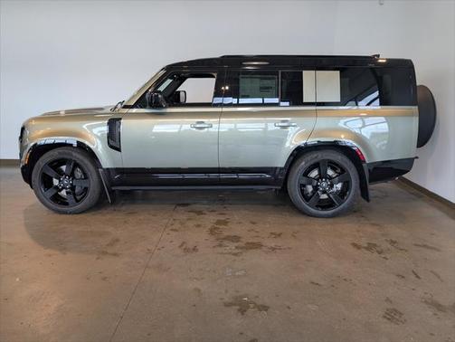 2025 Land Rover Defender 130 P400 X-Dynamic SE
