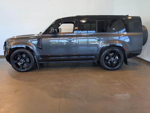 2023 Land Rover Defender 130 X-Dynamic SE