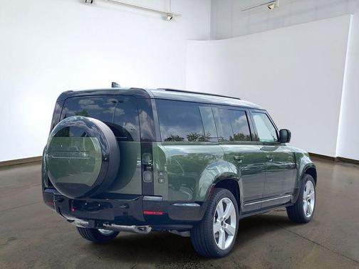 Woolstone Green Metallic 2026 Land Rover Defender X-Dynamic SE