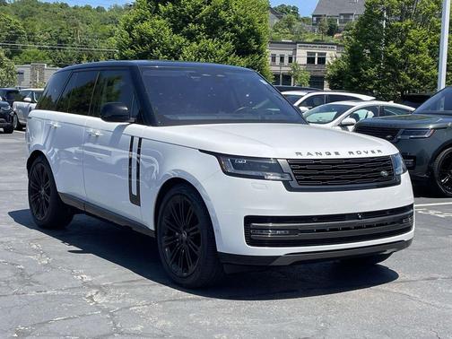 Fuji White 2022 Land Rover Range Rover P400 SE