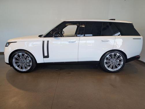 2025 Land Rover Range Rover P400 SE