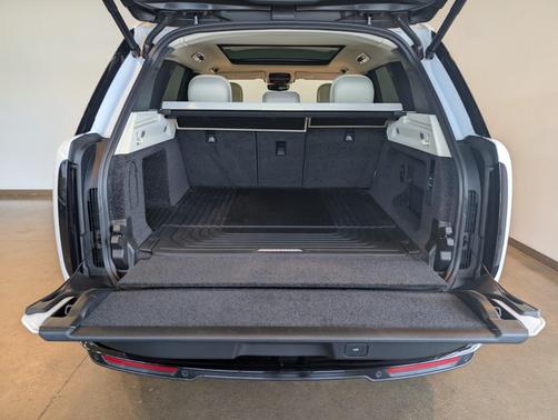 2025 Land Rover Range Rover P400 SE
