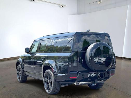 Santorini Black 2026 Land Rover Defender X-Dynamic SE