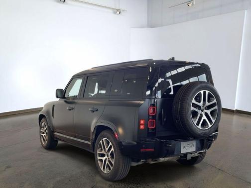 Santorini Black Metallic 2024 Land Rover Defender 110 P400 X-Dynamic SE