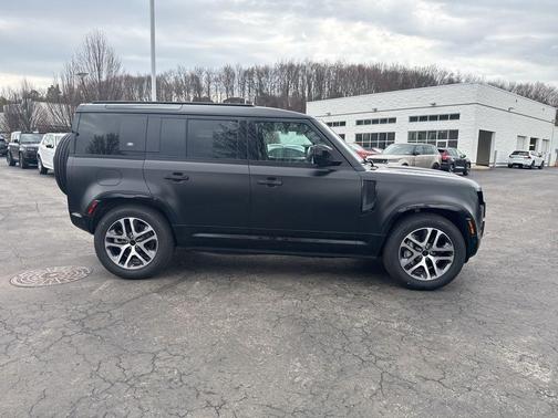 Santorini Black Metallic 2024 Land Rover Defender 110 P400 X-Dynamic SE