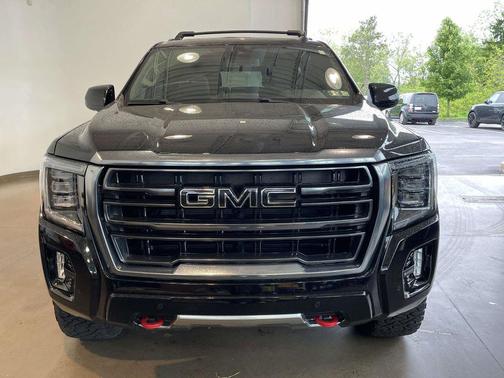 Onyx Black 2023 GMC Yukon 4WD AT4