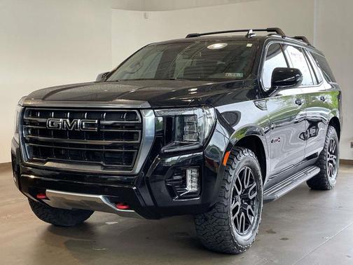 Onyx Black 2023 GMC Yukon 4WD AT4