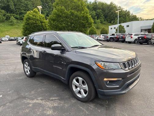 Granite Crystal Metallic Clearcoat 2018 Jeep Compass Latitude