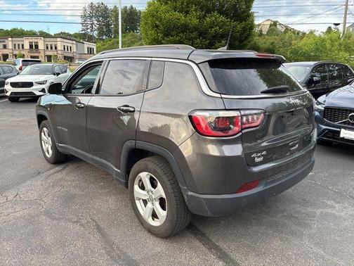 Granite Crystal Metallic Clearcoat 2018 Jeep Compass Latitude