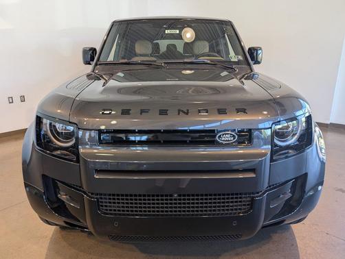 2026 Land Rover Defender V8