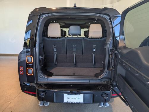 2026 Land Rover Defender V8