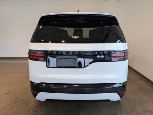 2022 Land Rover Discovery P300 S R-Dynamic